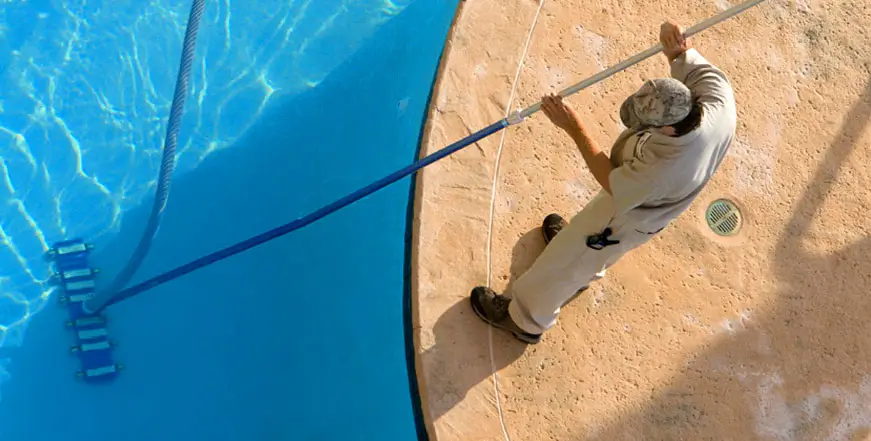 Pool cleaning expert in florida
