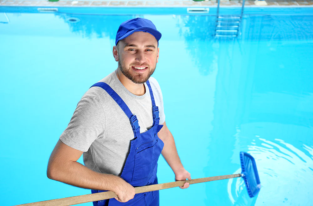 Pool_Cleaner_Person_1000x