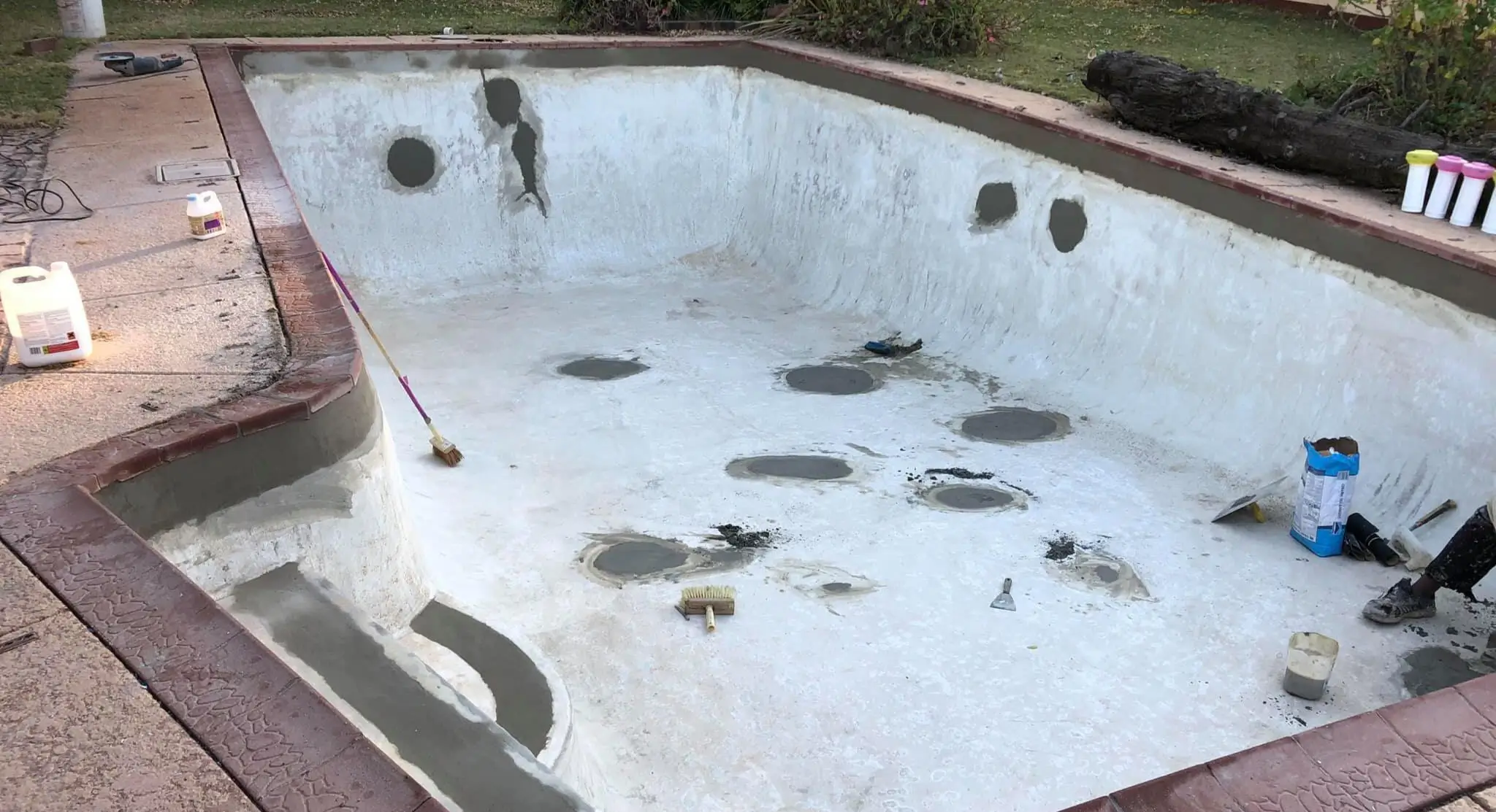 Swimming-pool-repairs-and-maintenance